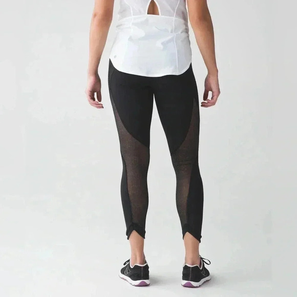 LULULEMON Run With The Sun Tight
Black / Pretty Lace Deep Coal Black Size 4 - Picture 1 of 10